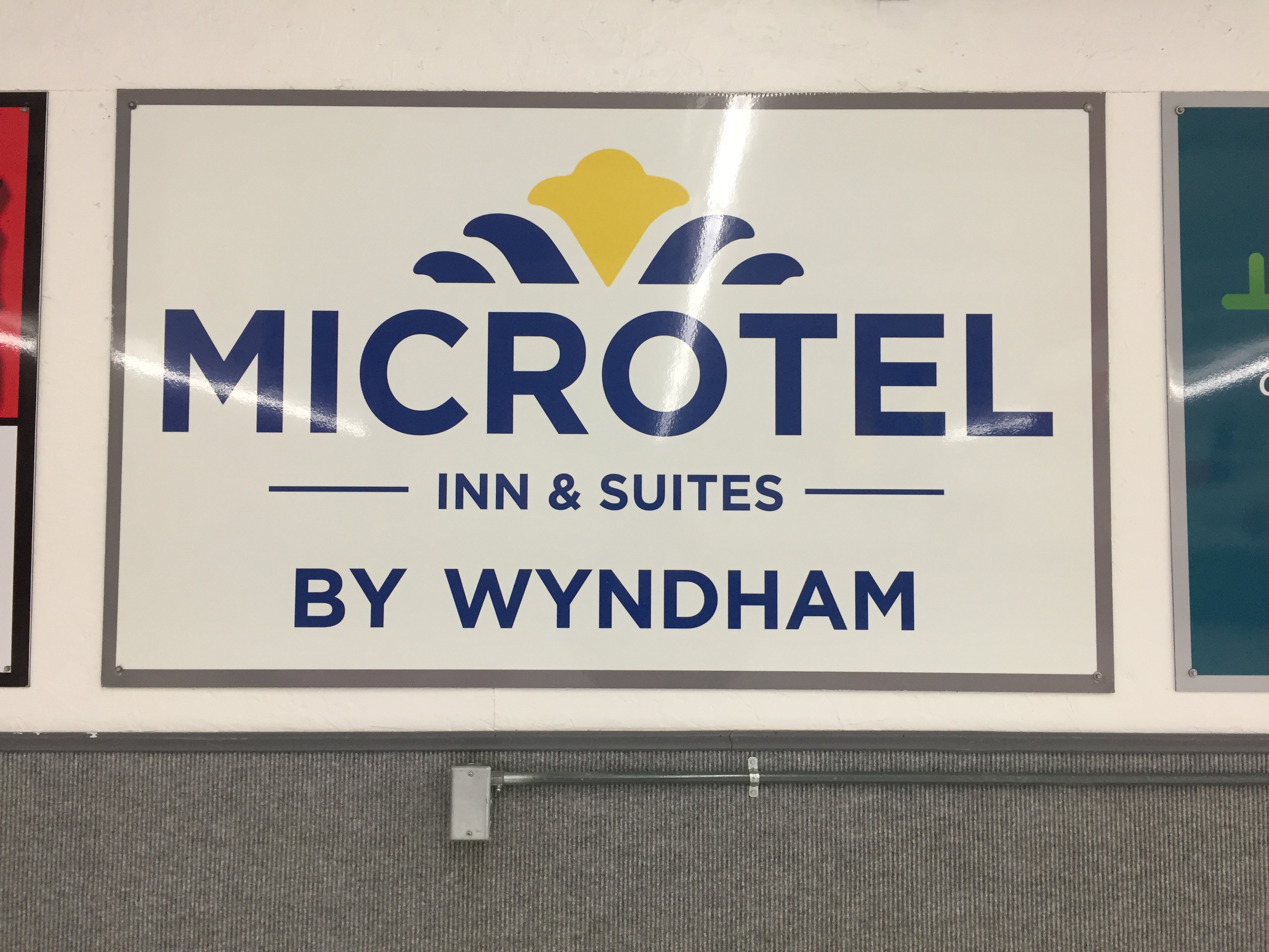 Logo-Microtel Inn & Suites